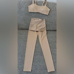 Women's Tan High-Waisted Leggings and sport bra. New with out tag